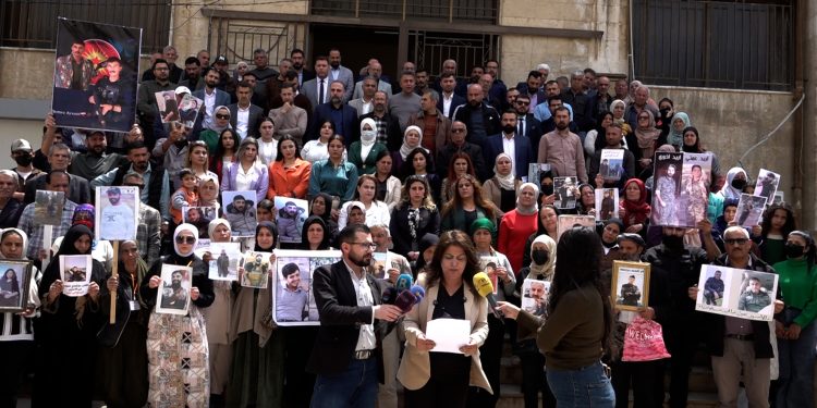 Yekitiya Parêzeran li aqûbeta dîlgirtiyan pirsî