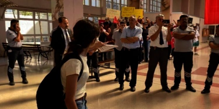 Li Îzmîrê 16 xwendekarên Zanîngehê hatin binçavkirin