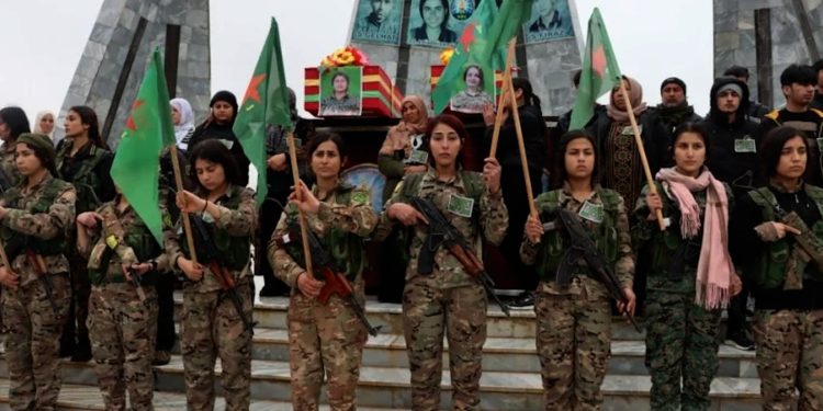 Li Kobanê merasîma 3 şehîdên YPJ`ê