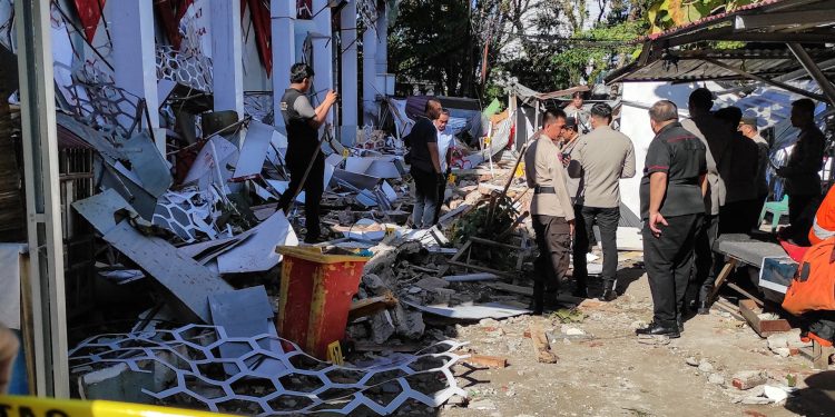 Li Rojhilatê Endonezyayê erdhejeke bi pileya 7.4 pêkhat
