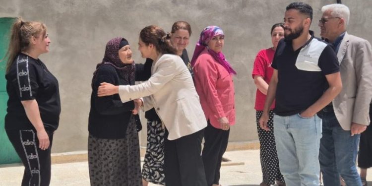 Îlham Ehmed bi boneya cejna qurbanê serdana efrînê kir