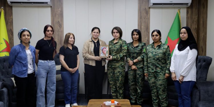 Şandeya Partiya Jinan a Komînist a Sosyalît serdana YPJ’ê kir