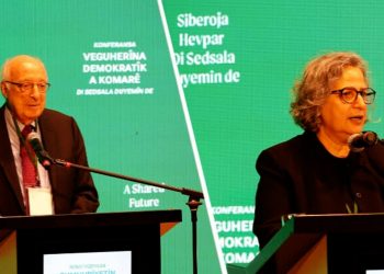 Li Stenbolê banga komareke demokratîk hat kirin