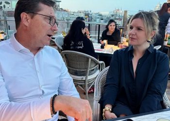 Parlamenterên pe dixwazin wezîrê edaletê yê Tirk bikeve lîsteya cezayan