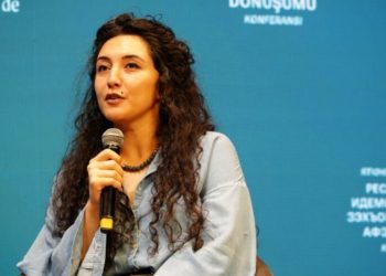 Rûşen Seydaoglu pêşinyara konfedralîzma jinan a demokratîk kir