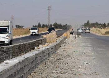 Projeya qîrkirina rêya Qamişlo-Dêrikê ji nû ve dest pê kir