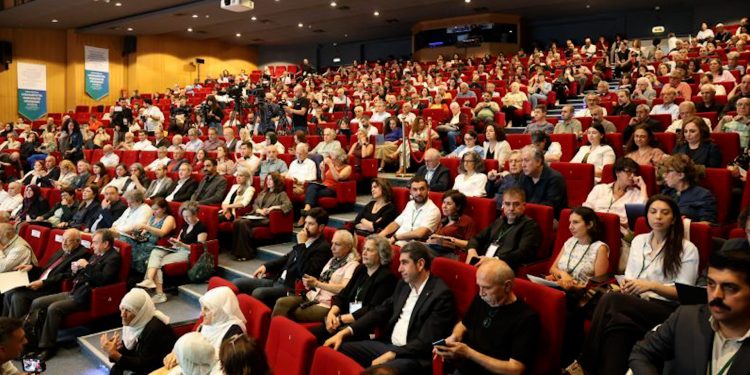 Di avakirina Komara demokratîk de jin temînat in