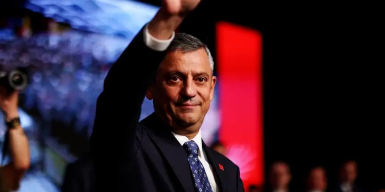 Di CHP’ê de krîz kûr dibe: 2 Rêveberî û yek partî!