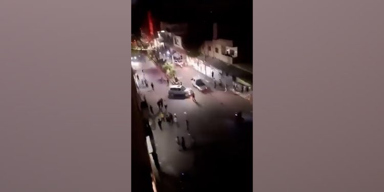 Li bajarokê Xezlaniyê ê gundewarên Şamê pevçûnên çekdarî derketin