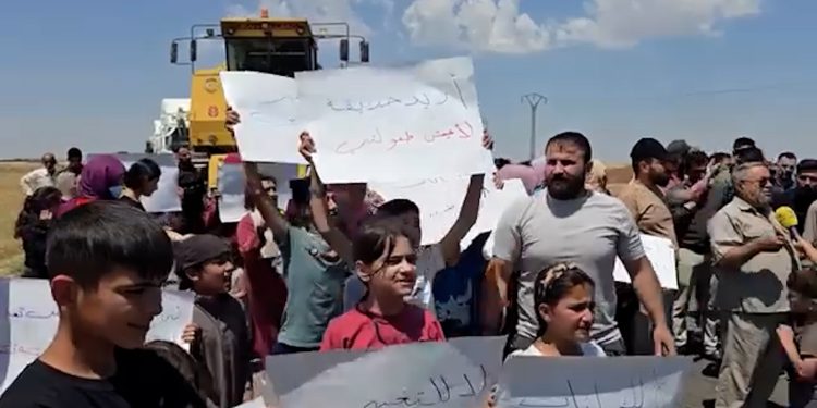 Xelkên gundê Gir Siwar yê Qamişlo ji pirojeya nû ya xanan ne razî ne