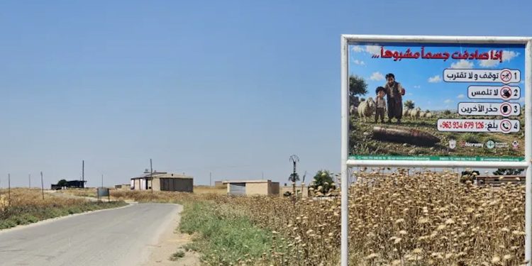 Tîmên pispor rêyên sereke yên Serê Kaniyê ji mayinan paqij dikin