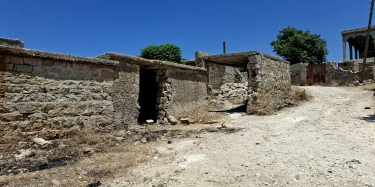 Efrîniyên vegeriyane daxwaza malên xwe dikin