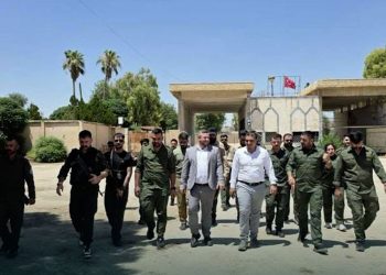 Şandeyeke parêzgeha Hesekê çavdêrî li dergehê Nisêbînê kir