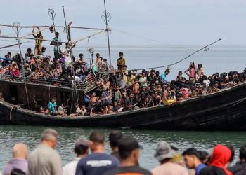 Felaketa keştiya koçberanB bêtirî 500 kes winda ne